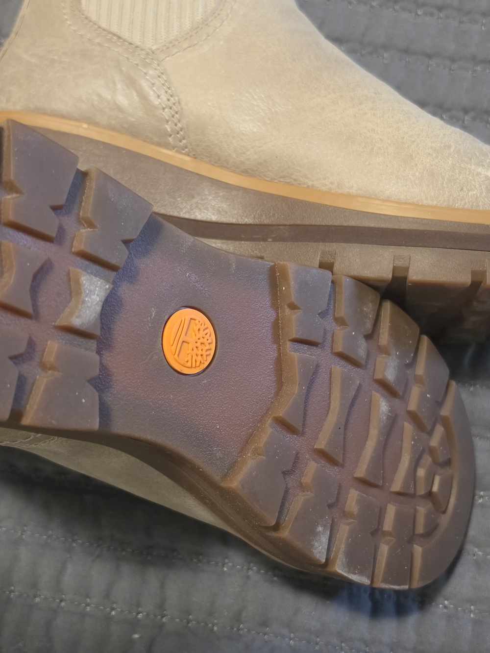 Timberland Cream Chelsea Lug Sole Booties - Picture 9 of 9